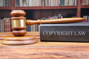Copyright law by Nick Youngson CC BY-SA 3.0 Pix4free